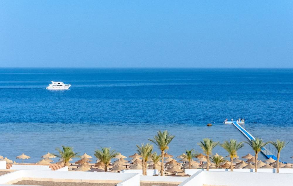 Coral Beach Resort Montazah 1