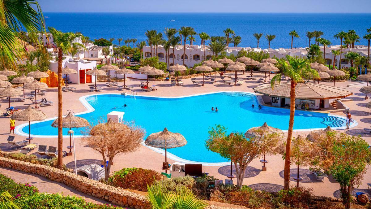 Domina Coral Bay Sultan Pool 1