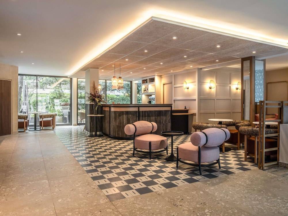 Hôtel Mercure Paris Boulogne Pont de Saint Cloud 1