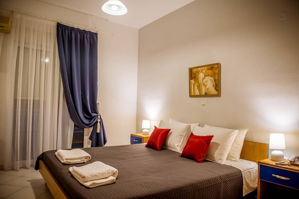 Pantheon Deluxe Apartments 1