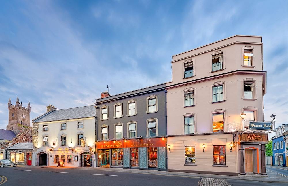 Queens Hotel 1
