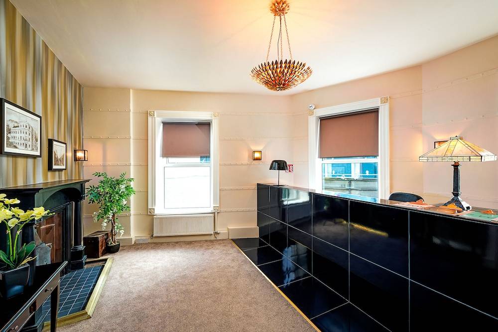 Queens Hotel 2