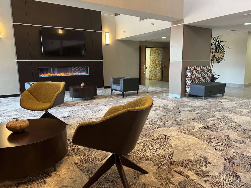Wyndham Indianapolis Airport 2