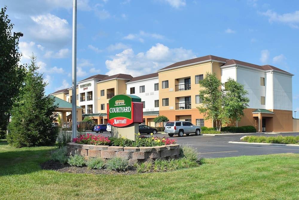 Courtyard by Marriott Indianapolis South 1