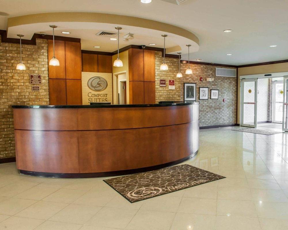 Comfort Suites Southport 1