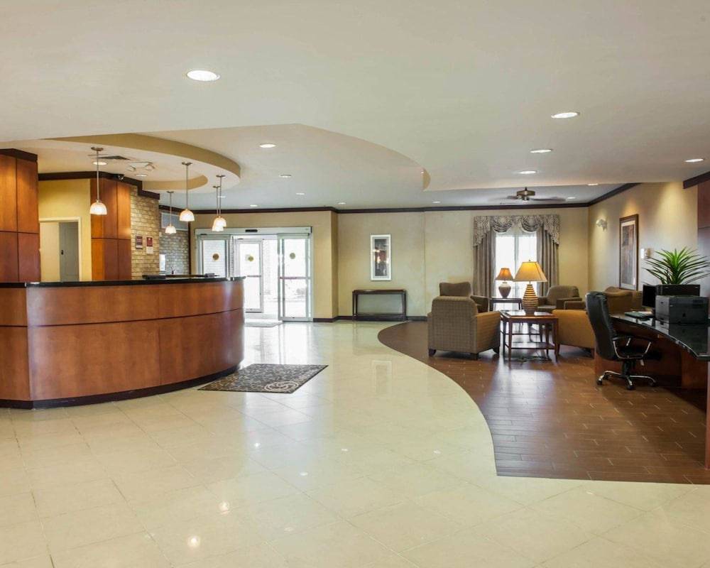 Comfort Suites Southport 2