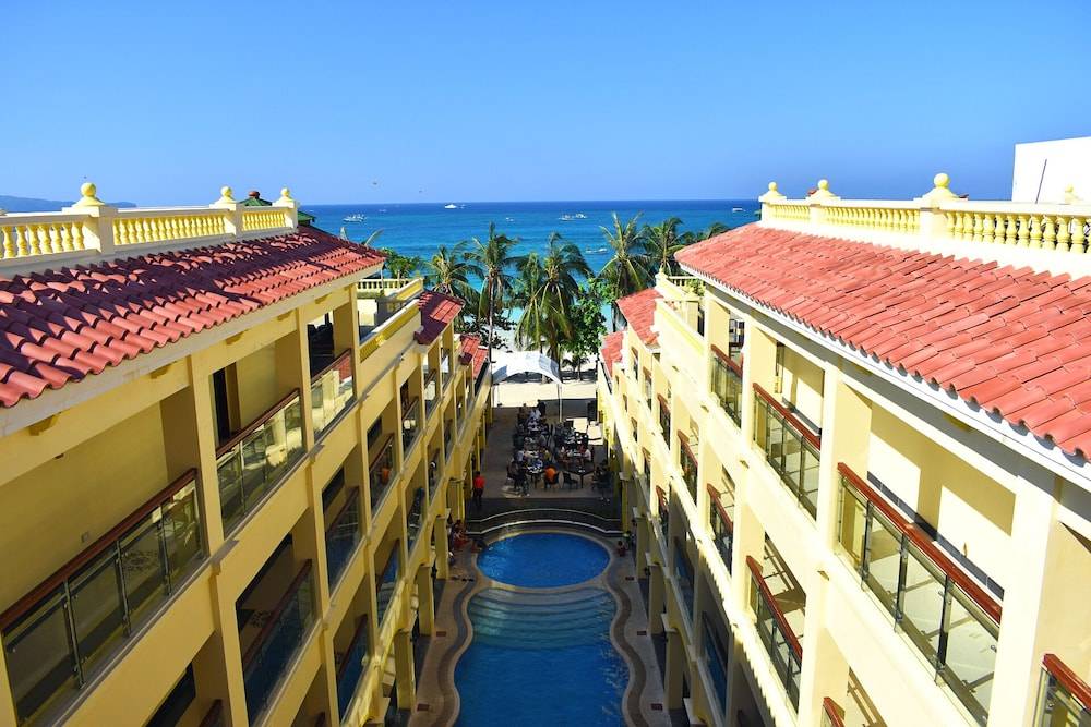 Golden Phoenix Hotel Boracay 1