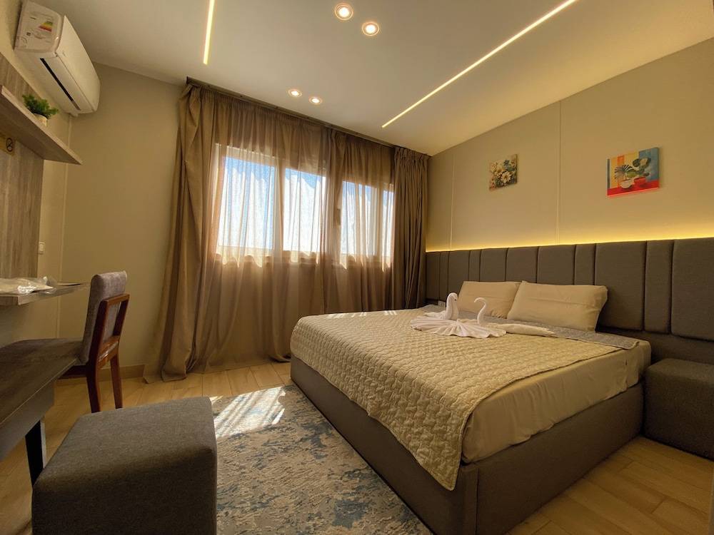 Holy Sheet Plus - Boutique Hotel 1