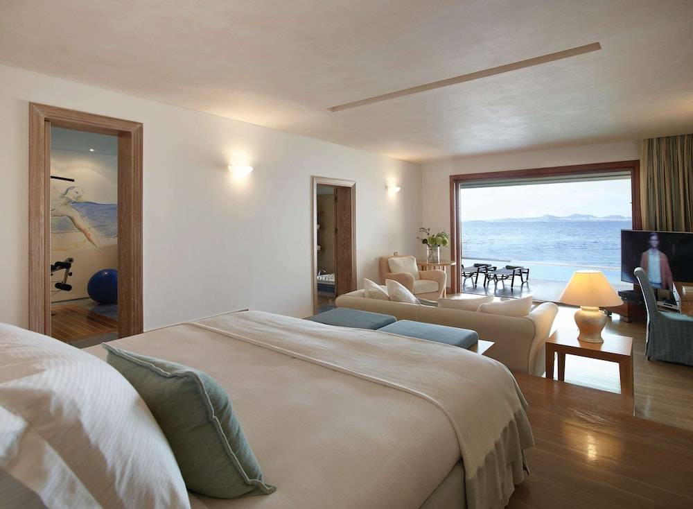 Grand Resort Lagonissi 1