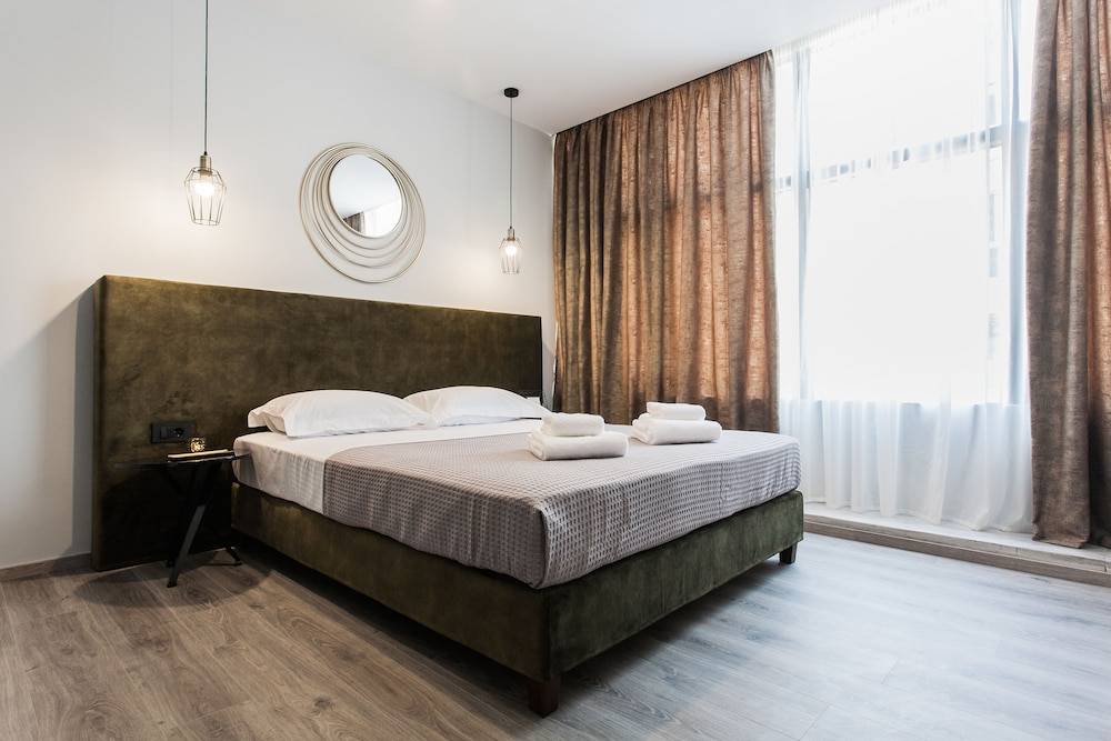 Enattica Monastiraki Living 2