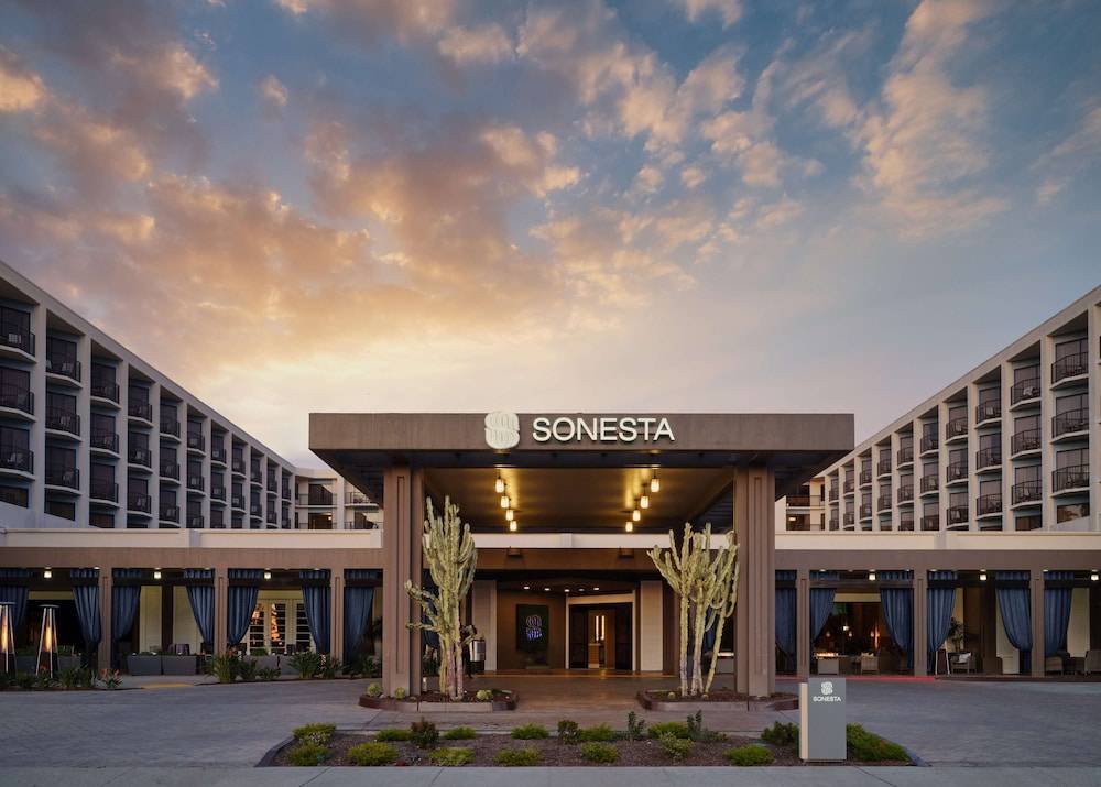 Sonesta Redondo Beach & Marina 1