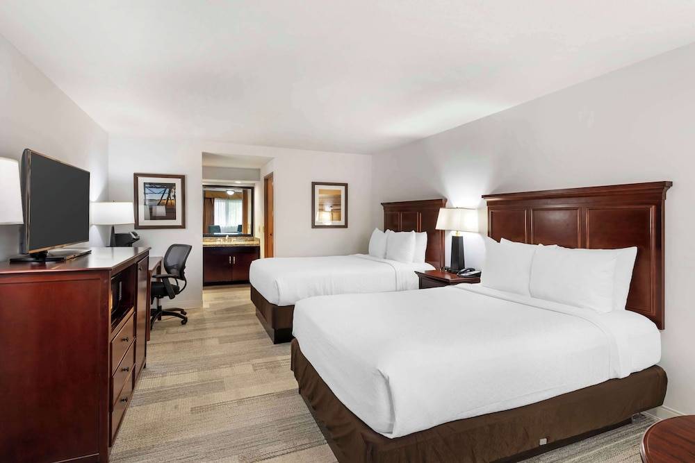 Best Western Plus Redondo Beach Inn 1