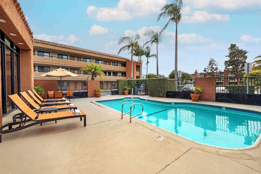 Best Western Plus Redondo Beach Inn 1