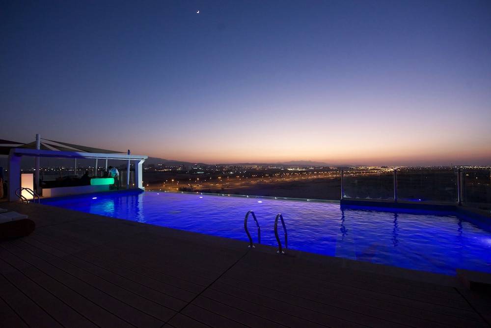 Carnelian Muscat - Airport Hotel 1