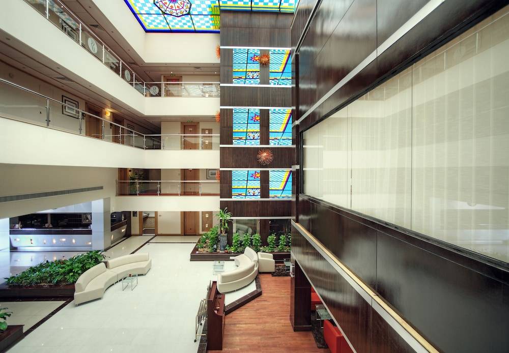 Ramada by Wyndham Qurum Beach 2