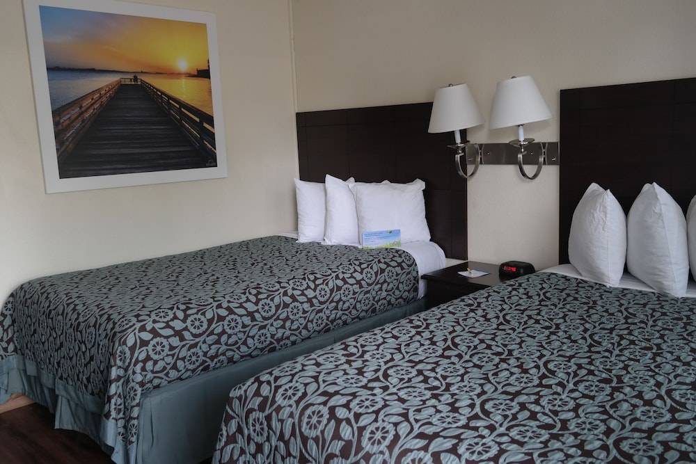Days Inn by Wyndham Santa Maria 2