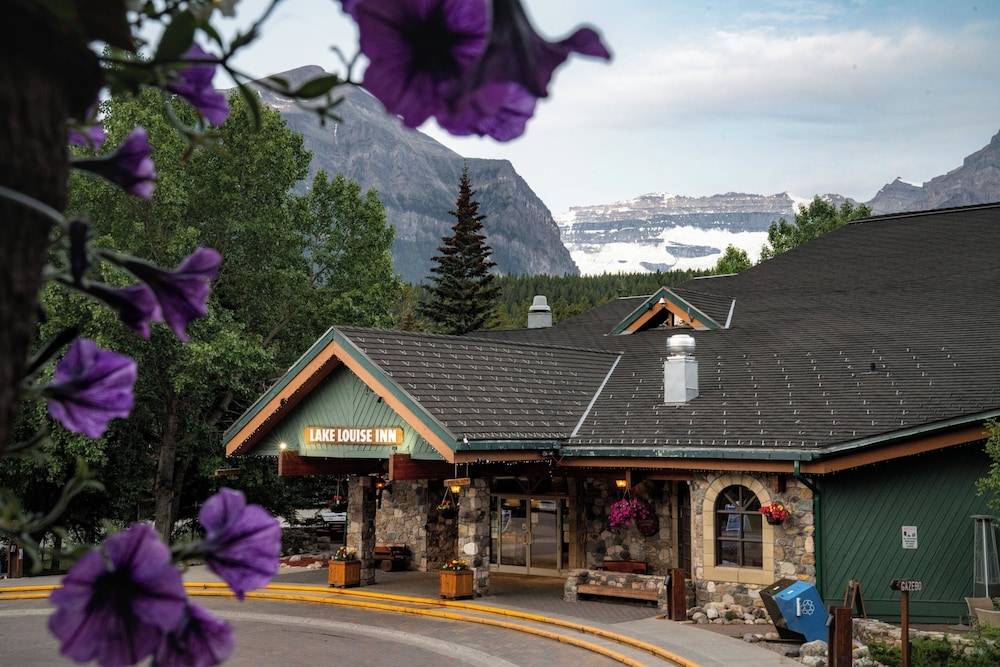 Lake Louise Inn 1