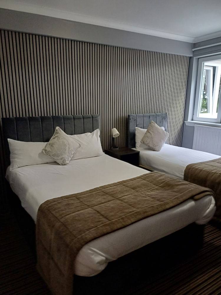 Kings Park Hotel 1