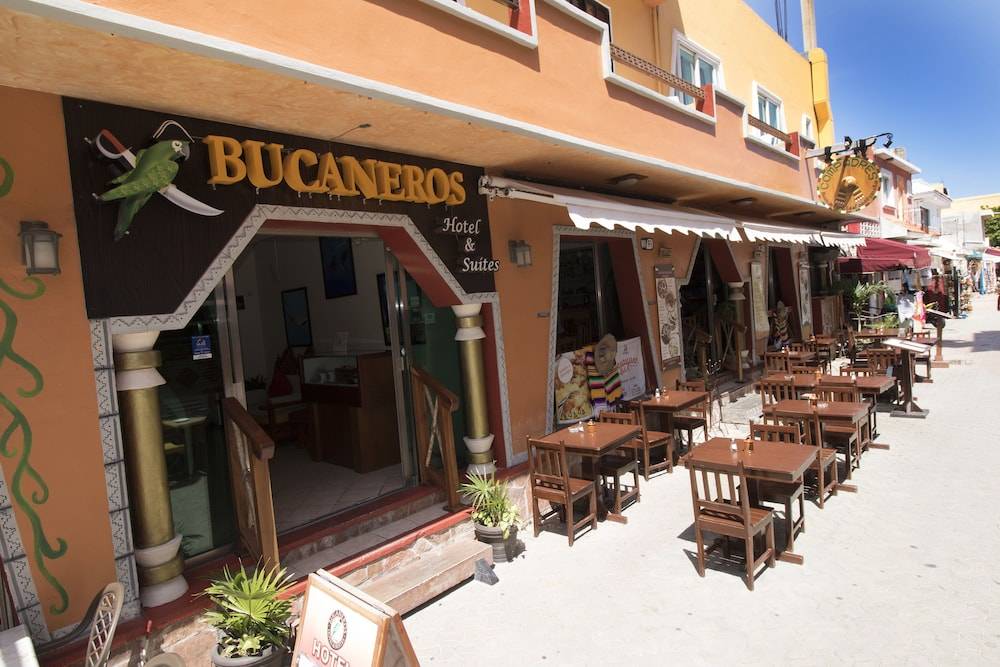 Hotel & Restaurant Bucaneros, Isla Mujeres 1