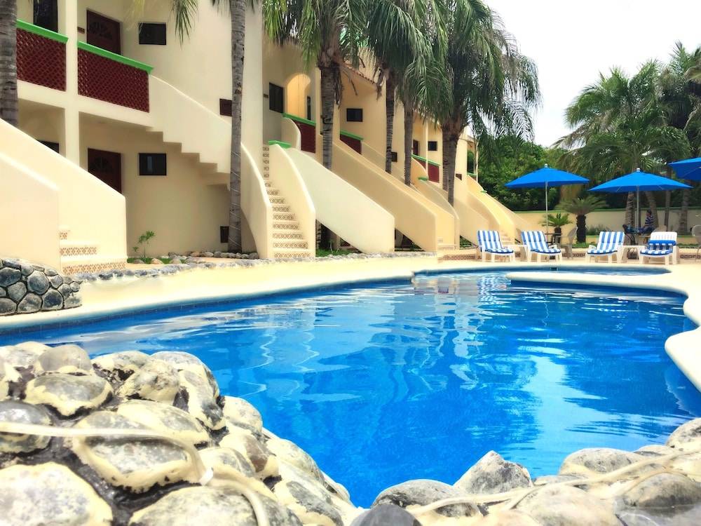 Villas Coco Resort - All Suites 1