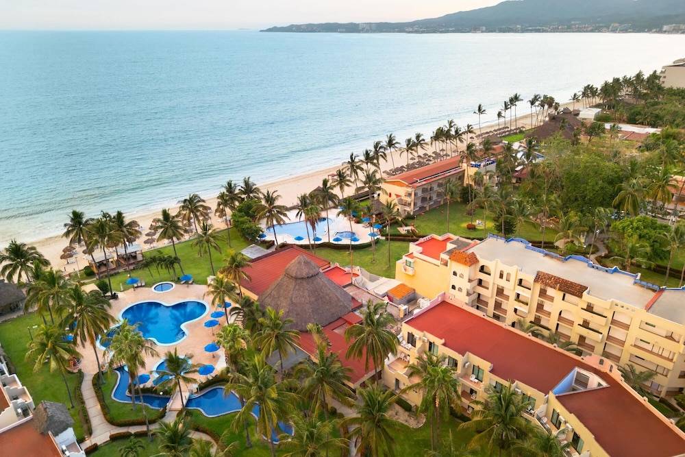 Grand Decameron Complex Bucerias, A Trademark All-Inclusive Resort 1