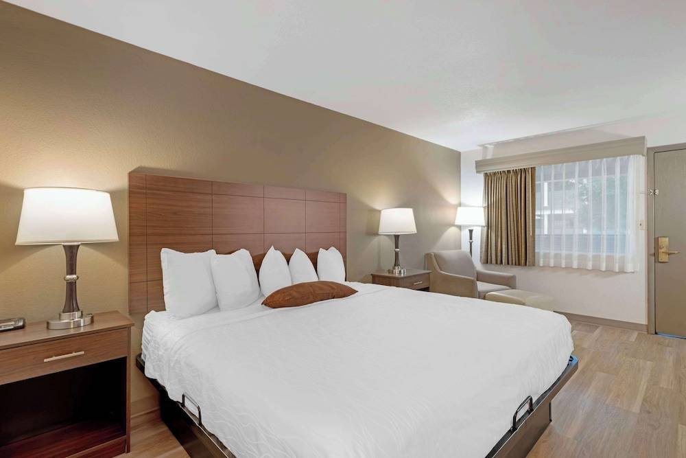 Best Western Green Bay Inn and Conference Center 1