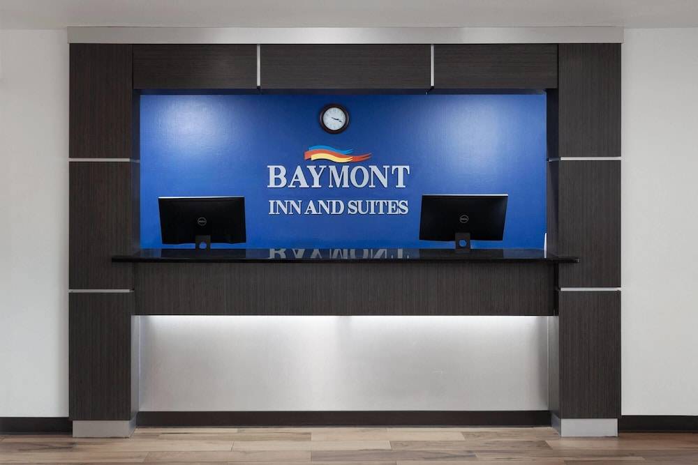 Baymont by Wyndham Green Bay 2