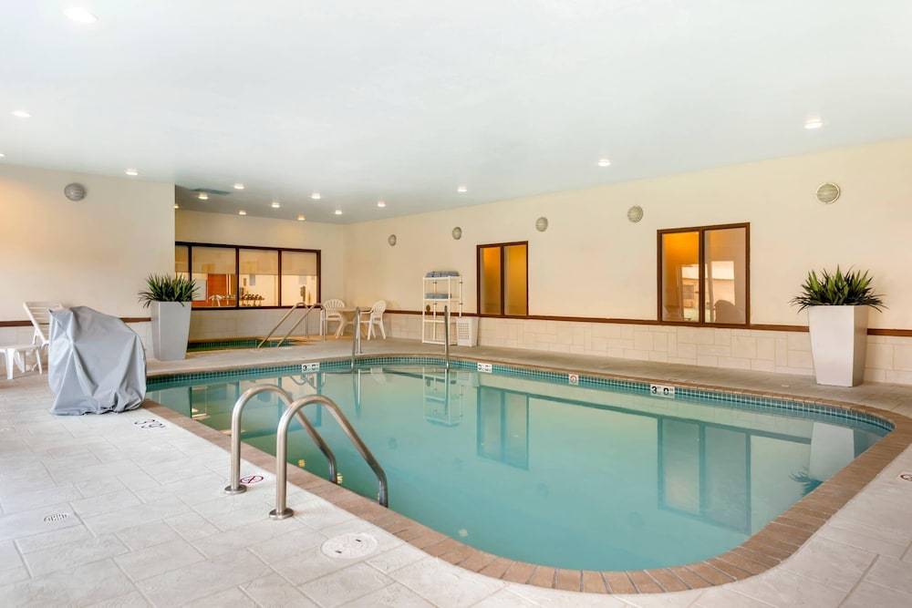 Comfort Inn & Suites Green Bay Stadium Area 1
