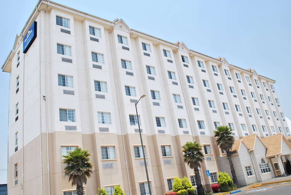 Microtel Inn and Suites by Wyndham Toluca 1