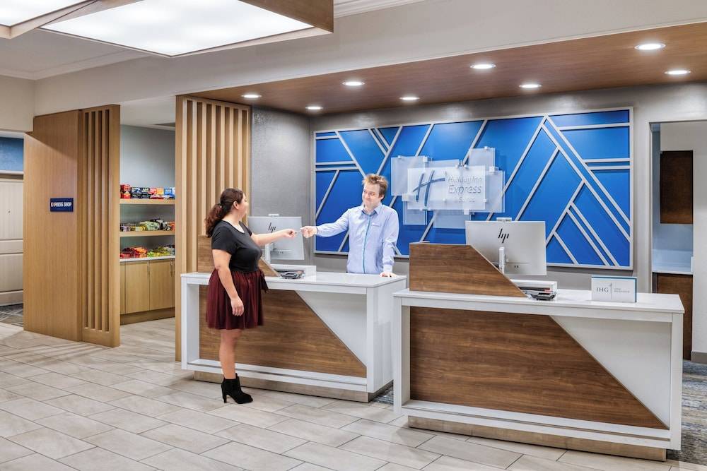 Holiday Inn Express & Suites GREEN BAY EAST by IHG 2