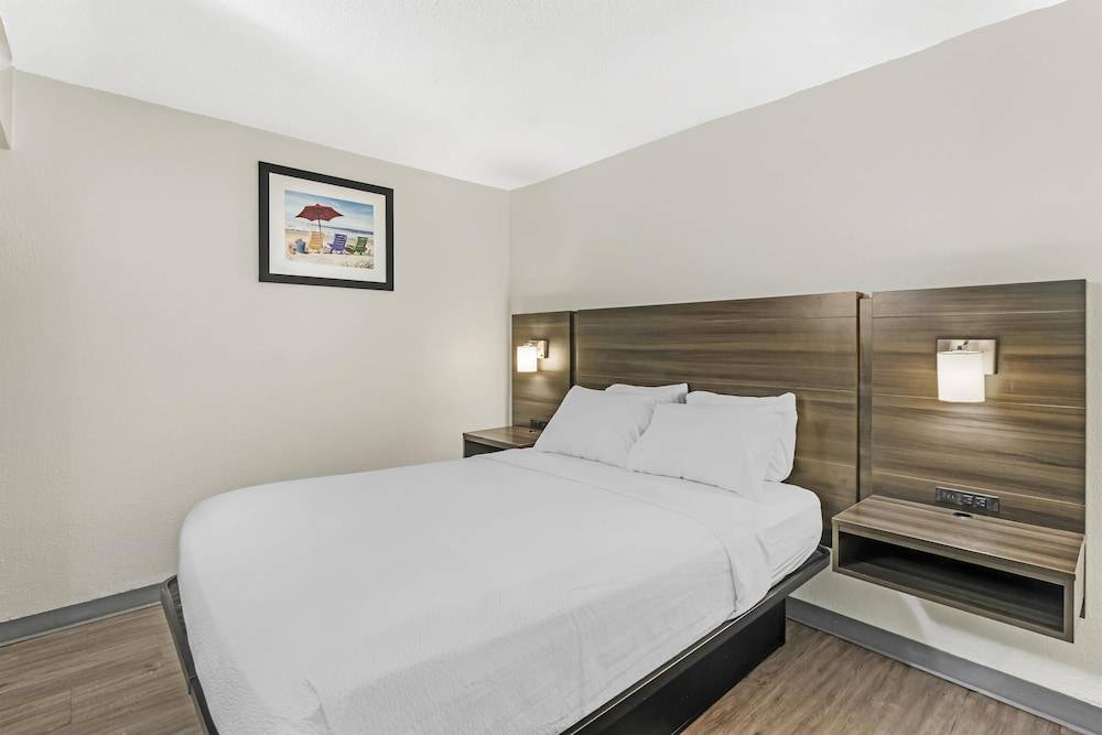 SureStay Studio by Best Western Virginia Beach Oceanfront 1