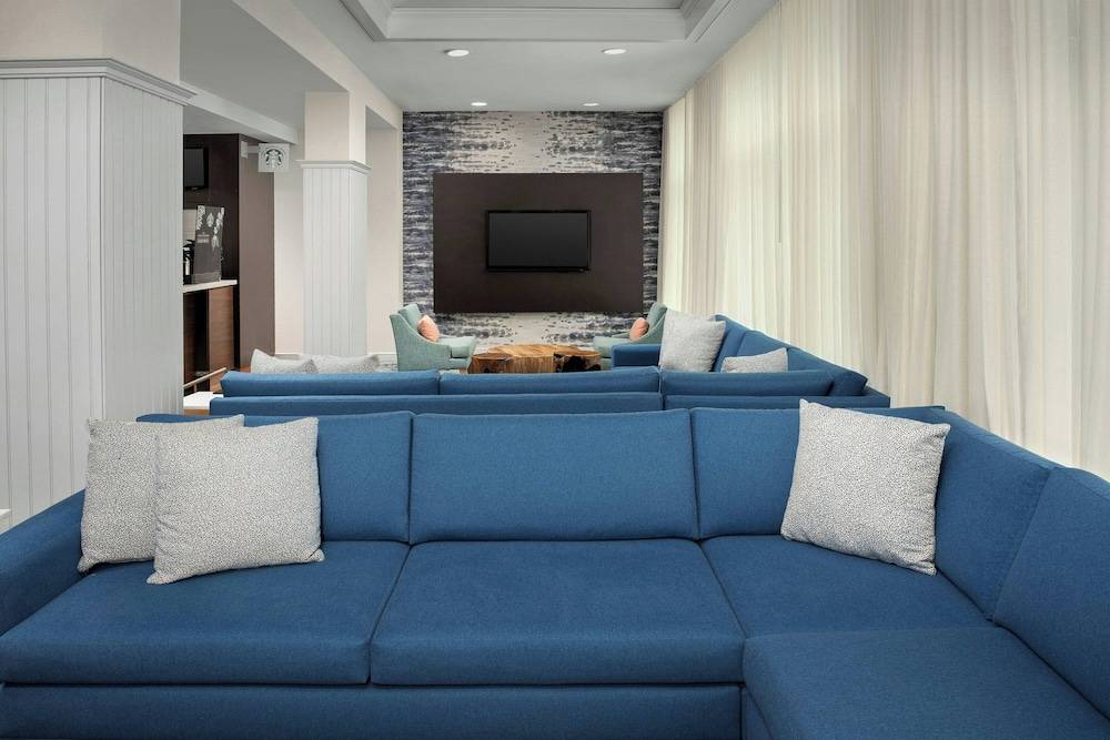 Courtyard by Marriott Virginia Beach Oceanfront North 37th Street 2