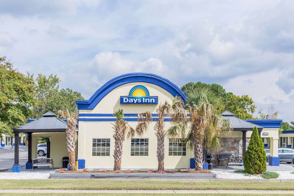 Days Inn by Wyndham Virginia Beach Town Center 1