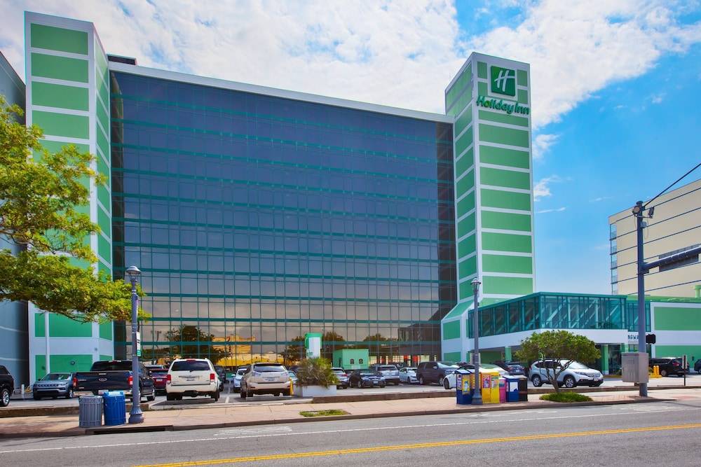 Holiday Inn VA BEACH-OCEANSIDE (21ST ST) by IHG 1