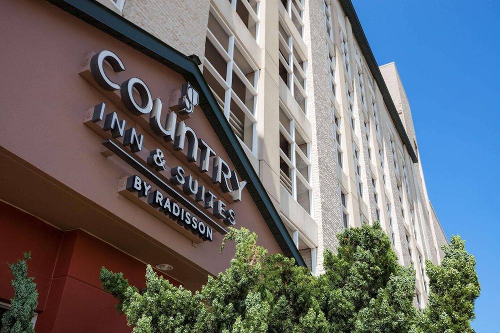 Country Inn & Suites by Radisson, Virginia Beach Oceanfront 1