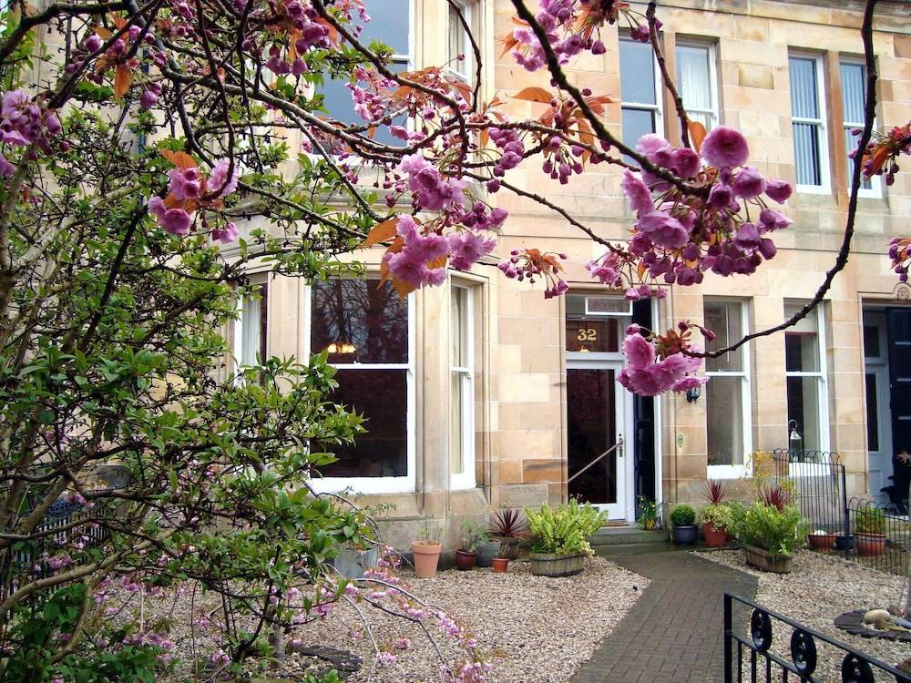 Lochinver Guesthouse 1