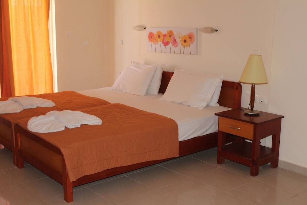 Dimitra & Evdokia Hotel 2