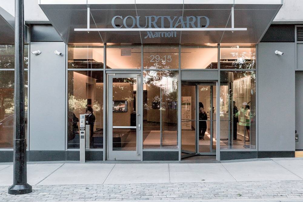 Courtyard by Marriott Long Island City/New York Manhattan View 1