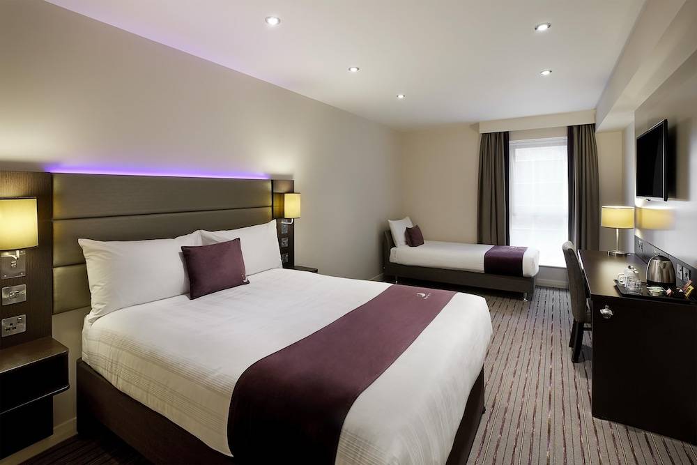 Premier Inn Dundee Centre 2