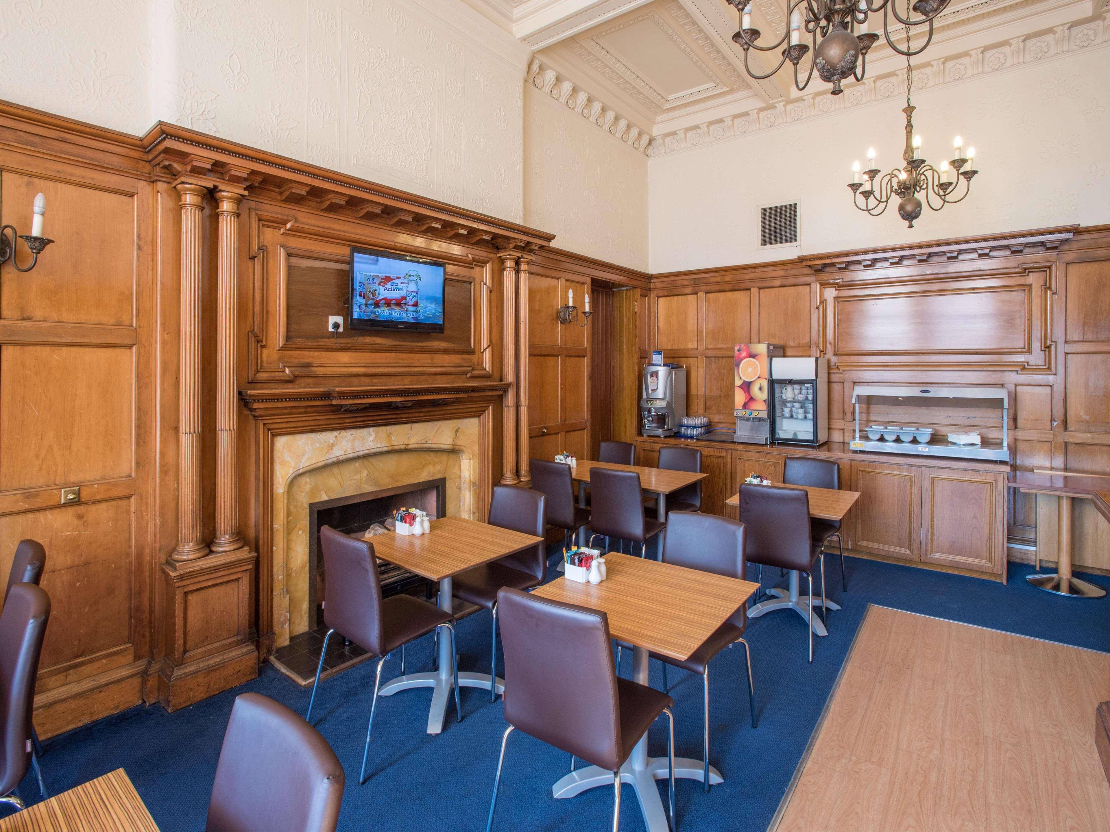 Travelodge Edinburgh Haymarket 2