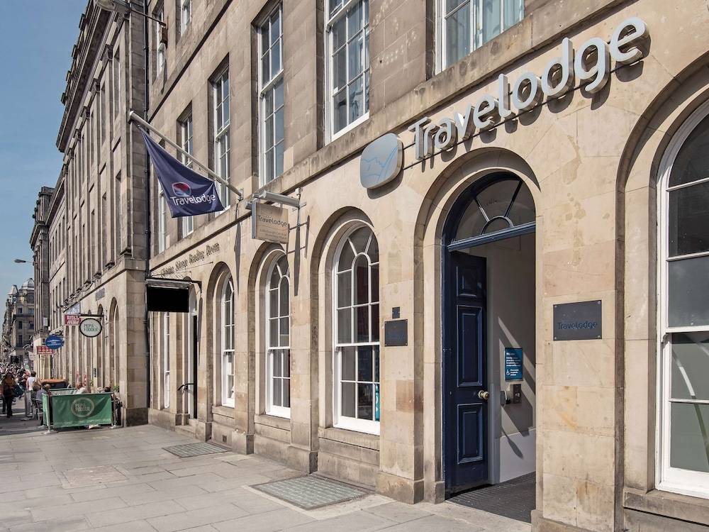 Travelodge Edinburgh Central Waterloo Place 1