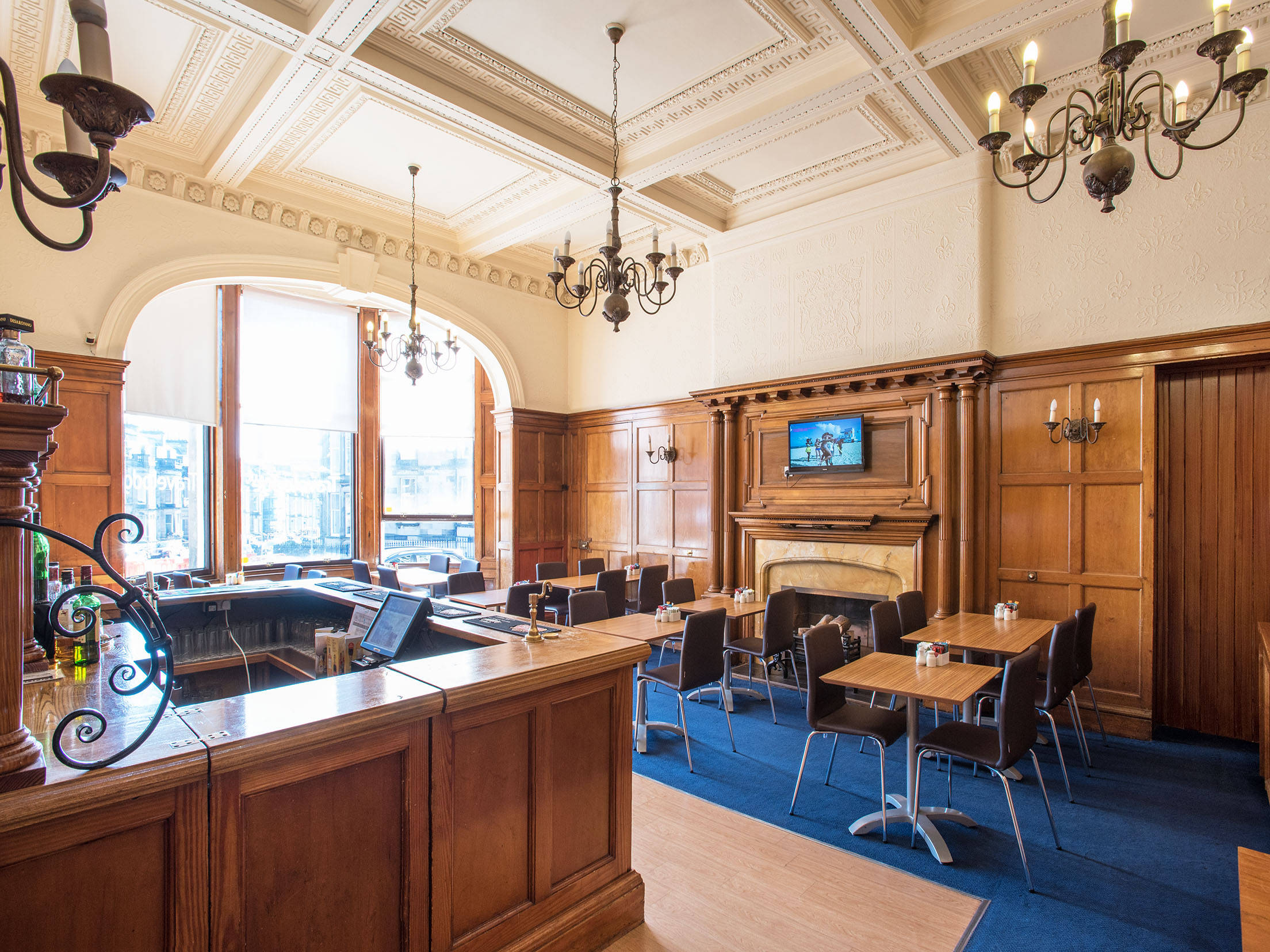Travelodge Edinburgh Haymarket 1