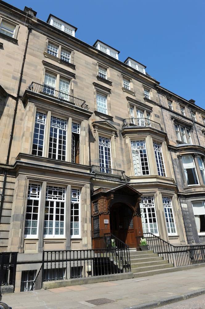 B+B Edinburgh 1