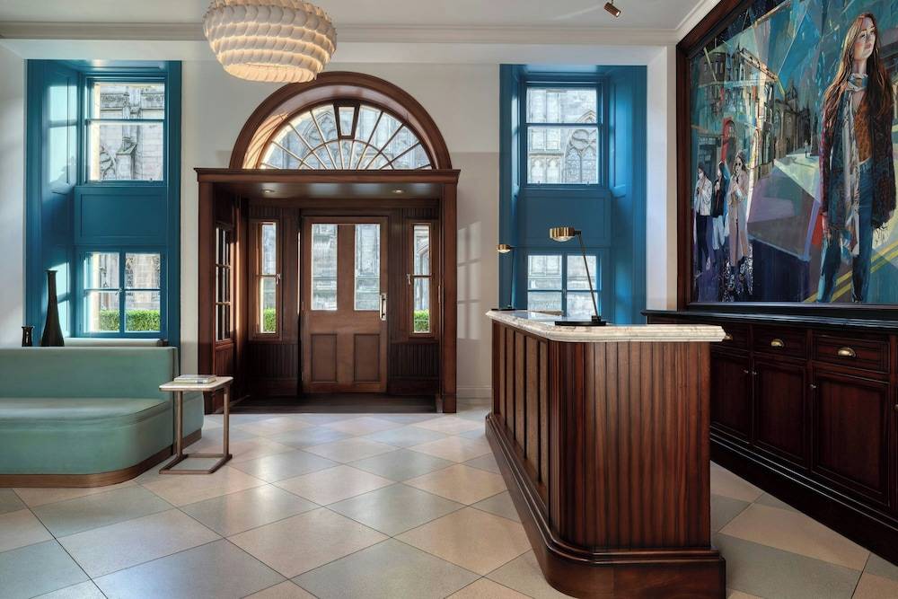 Old Town Chambers, Autograph Collection 2