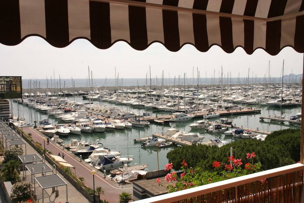 Hotel Ancora Riviera 1
