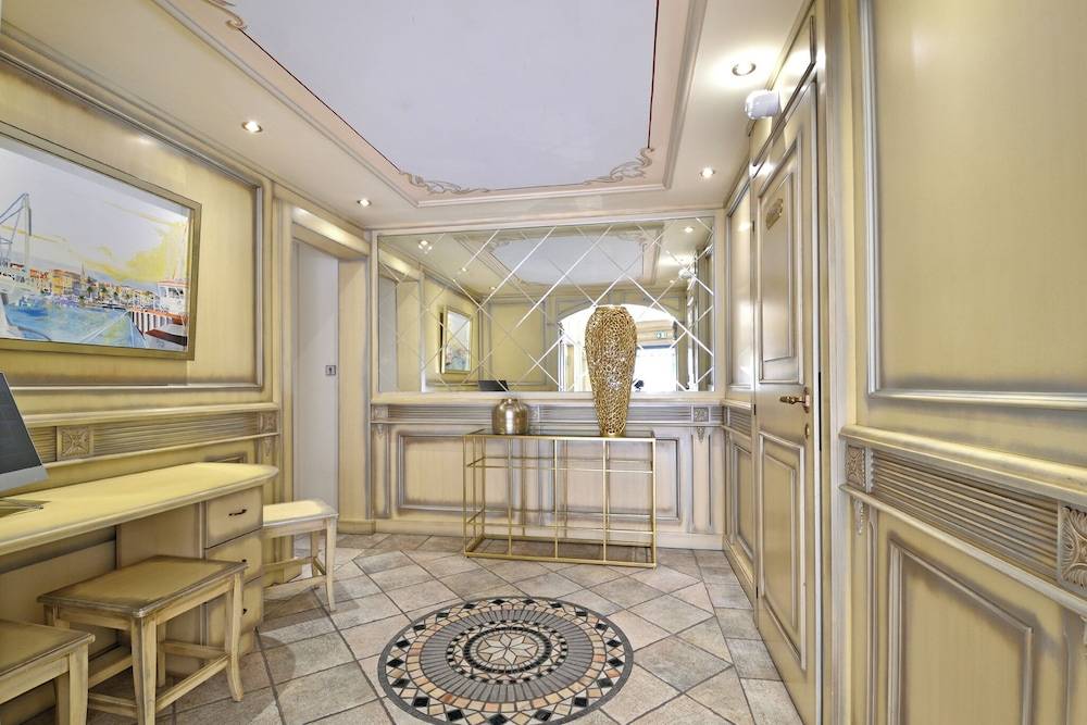 Hôtel Le Rocher 2