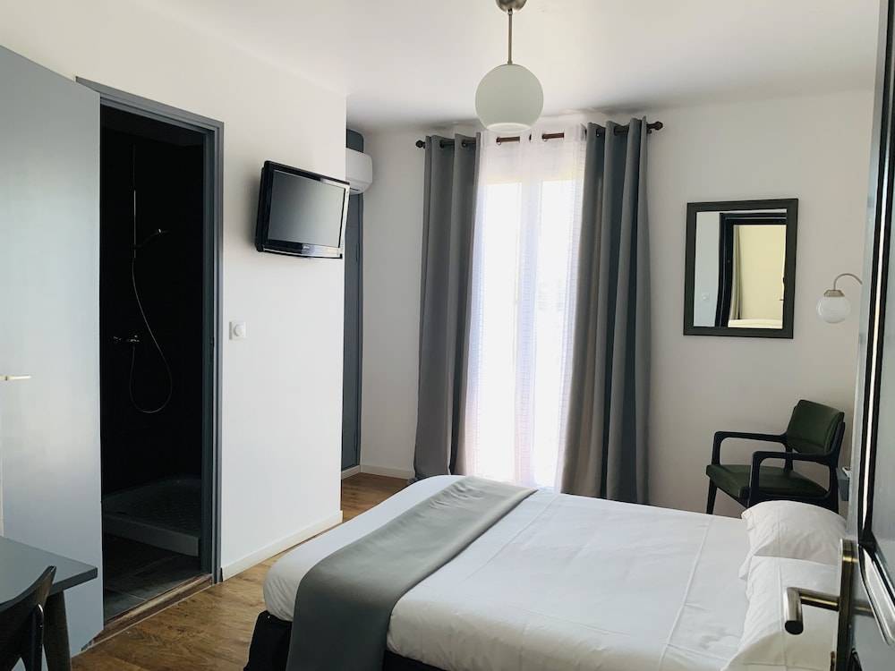 Hôtel les Arbousiers 1