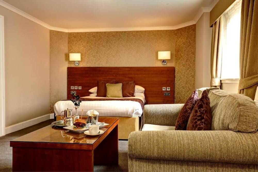 Golden Lion Hotel 2
