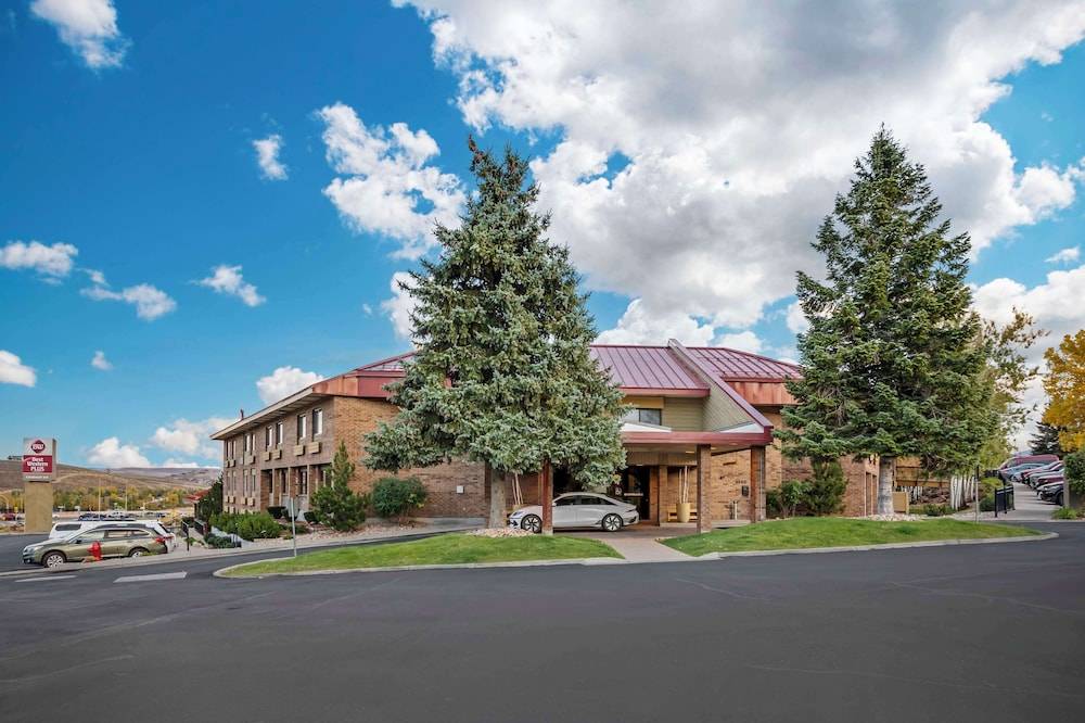 Best Western Plus Landmark Inn 1