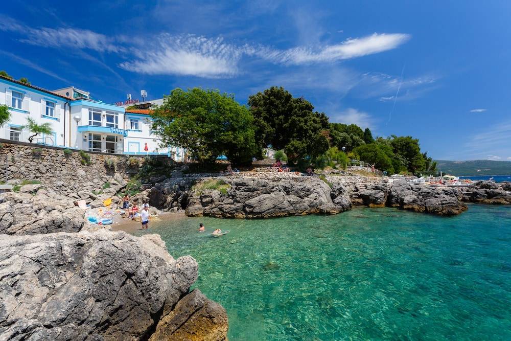 Villa Tamaris - Hotel Resort Dražica 1